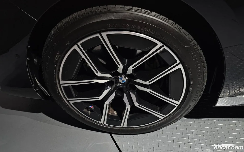 BMW 7 Series 740i xDrive M 2024 — миниатюра 2