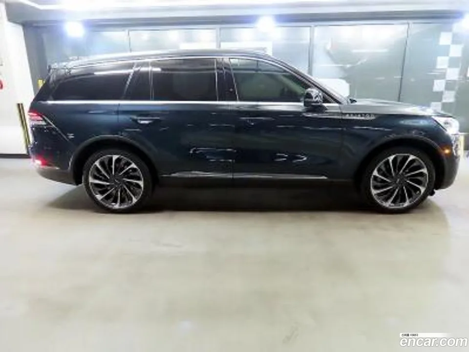 Lincoln Aviator 3.0 AWD 2023 — миниатюра 3