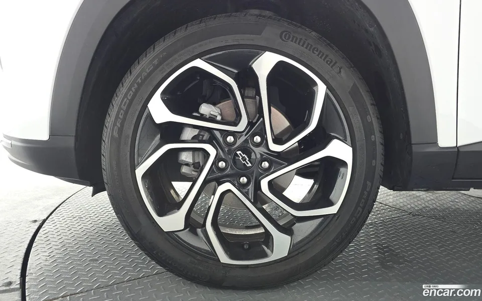Chevrolet Trax Crossover 1.2 RS 2023 — миниатюра 2