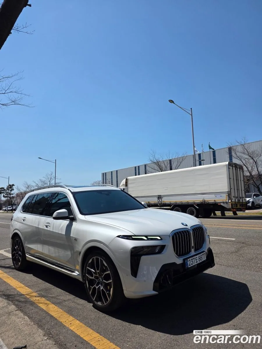 BMW X7 xDrive 40d M 7 2025 — фото 1, купить с доставкой в Москву