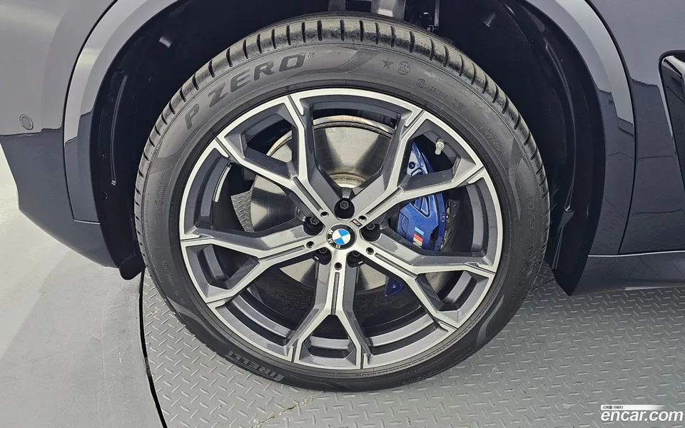 BMW X5 xDrive 40i M 2025 — миниатюра 5