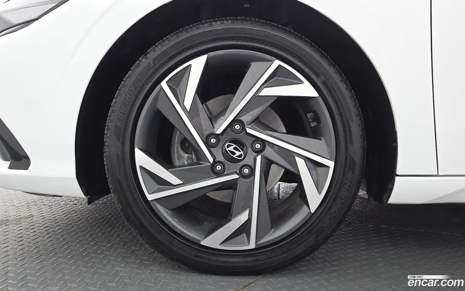 Hyundai Avante CN7 1.6 2024 — миниатюра 2