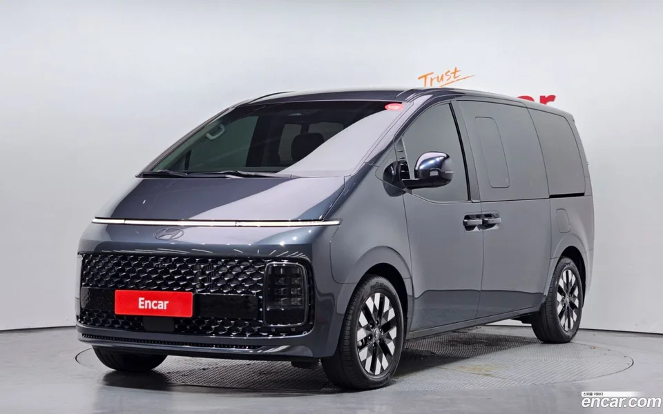 Hyundai Staria HEV 1.6 7 2024 — фото 1, купить с доставкой в Москву