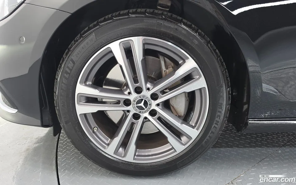 Mercedes-Benz E-Class E350 4MATIC 2022 — миниатюра 2
