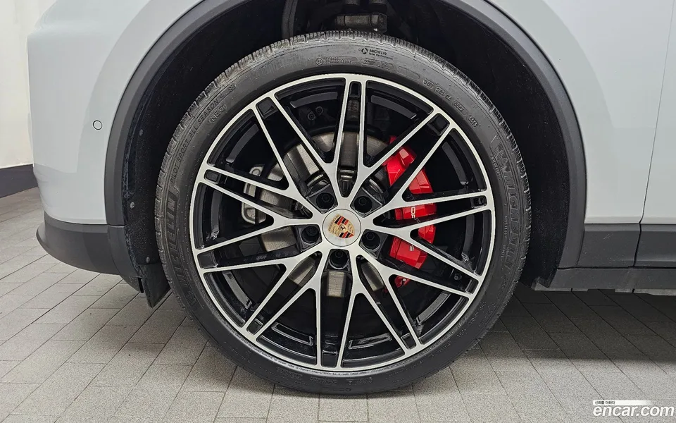 Porsche Macan Electric 4S 2025 — миниатюра 2