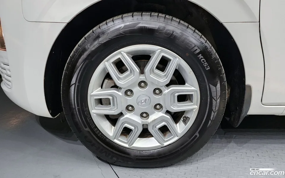 Hyundai Staria 9 2022 — миниатюра 2
