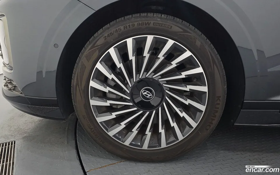 Hyundai Grandeur 3.5 4WD 2023 — миниатюра 2