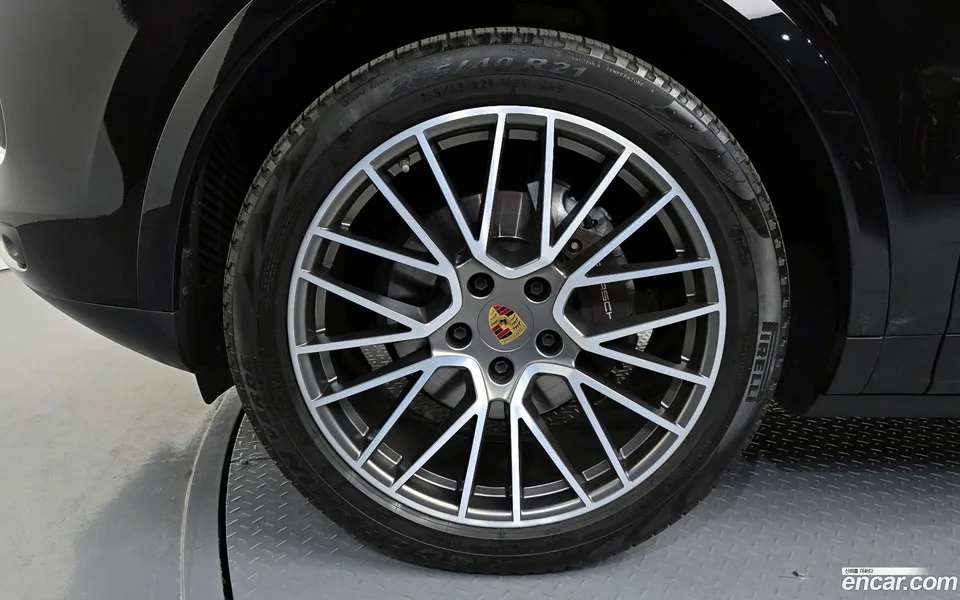 Porsche Cayenne 3.0 2023 — миниатюра 2