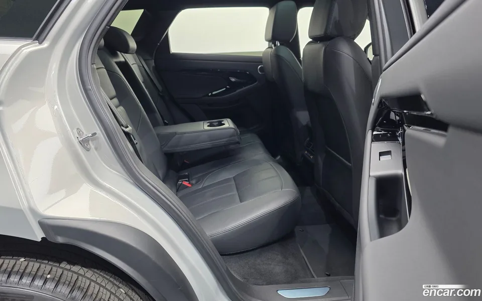 Land Rover Range Rover Evoque P250 SE 2025 — миниатюра 5