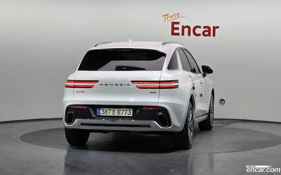 Genesis GV70 2.5T AWD 2023 — миниатюра 4