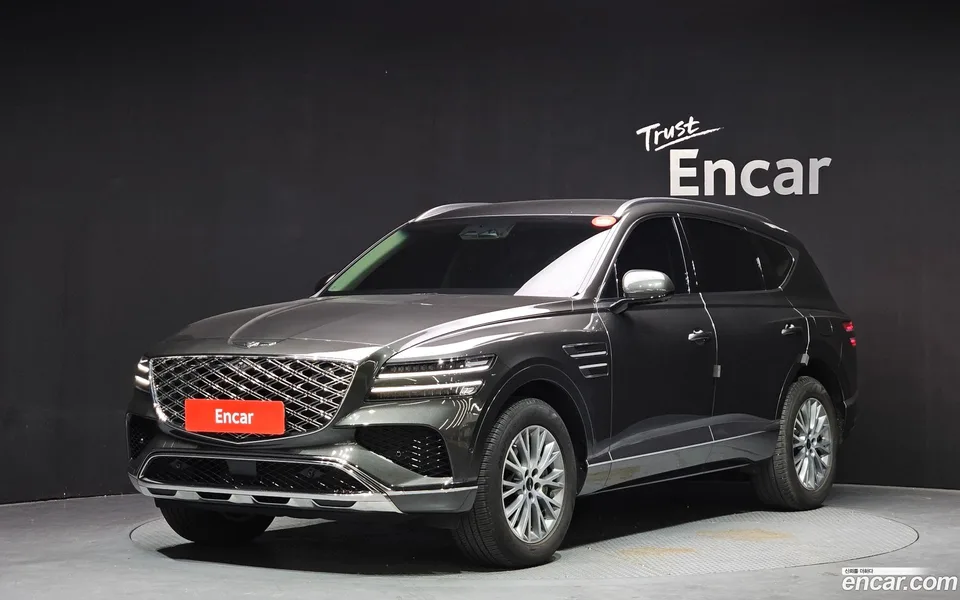 Genesis GV80 2.5T 2WD 2024 — фото 1, купить с доставкой в Москву