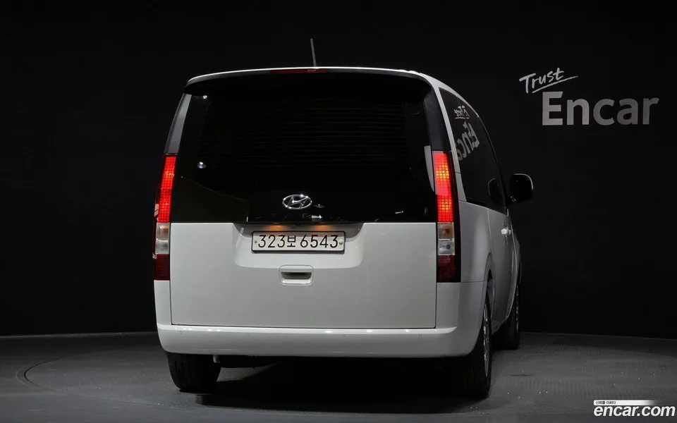 Hyundai Staria 9 2024 — миниатюра 4