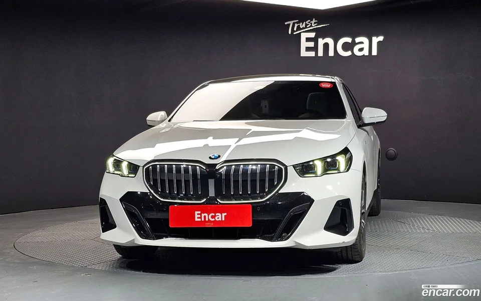 BMW 5 Series 520i M 2025 — миниатюра 3