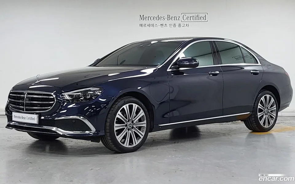 Mercedes-Benz E-Class 2022