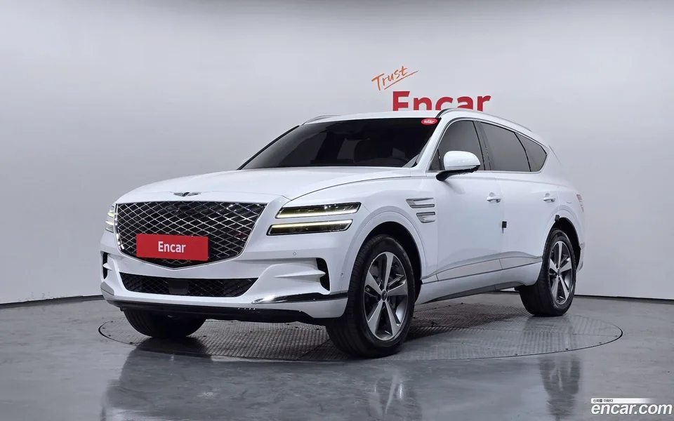Genesis GV80 2.5T 2WD 2022 — фото 1, купить с доставкой в Москву