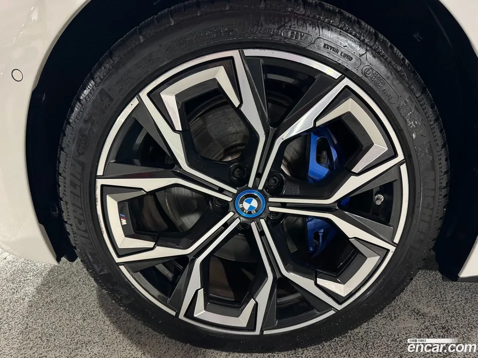 BMW i4 eDrive40 M 2023 — миниатюра 5