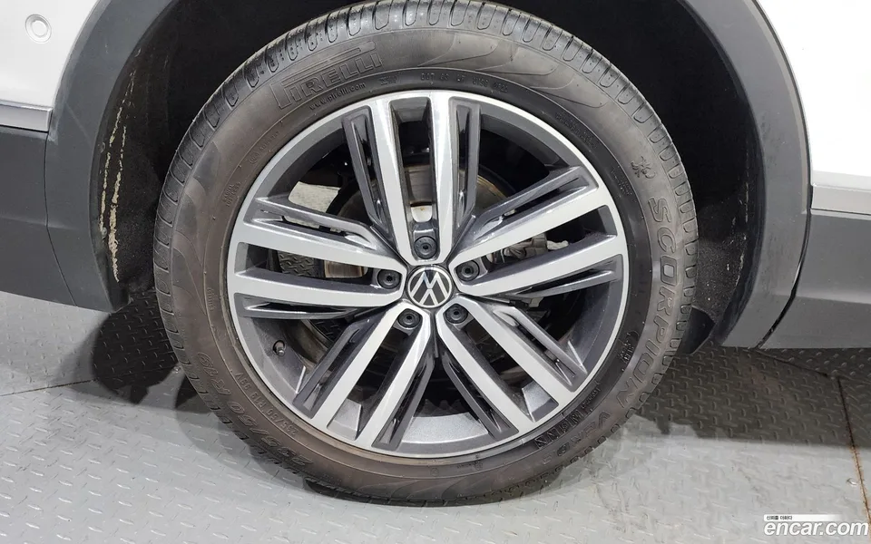 Volkswagen Tiguan Allspace 2.0 TSI 2022 — миниатюра 5