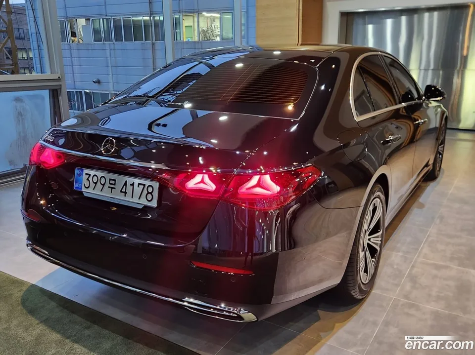 Mercedes-Benz E-Class E200 2025 — миниатюра 3