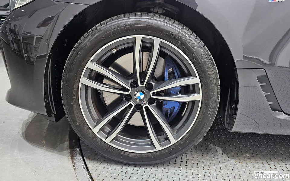 BMW 6 Series GT 620d M 2024 — миниатюра 2