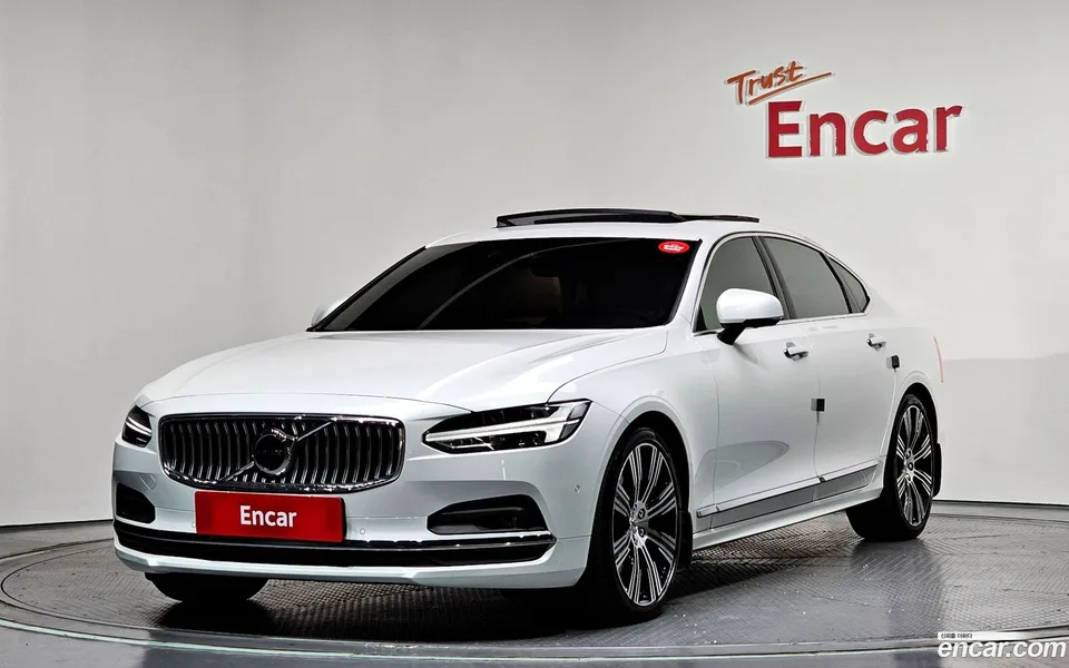 Volvo S90 B6 AWD 2022 — фото 1, купить с доставкой в Москву