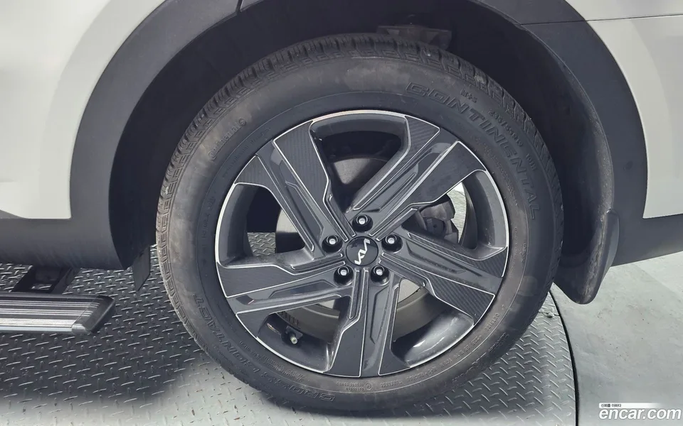Kia Sorento HEV 1.6 4WD 2022 — миниатюра 2