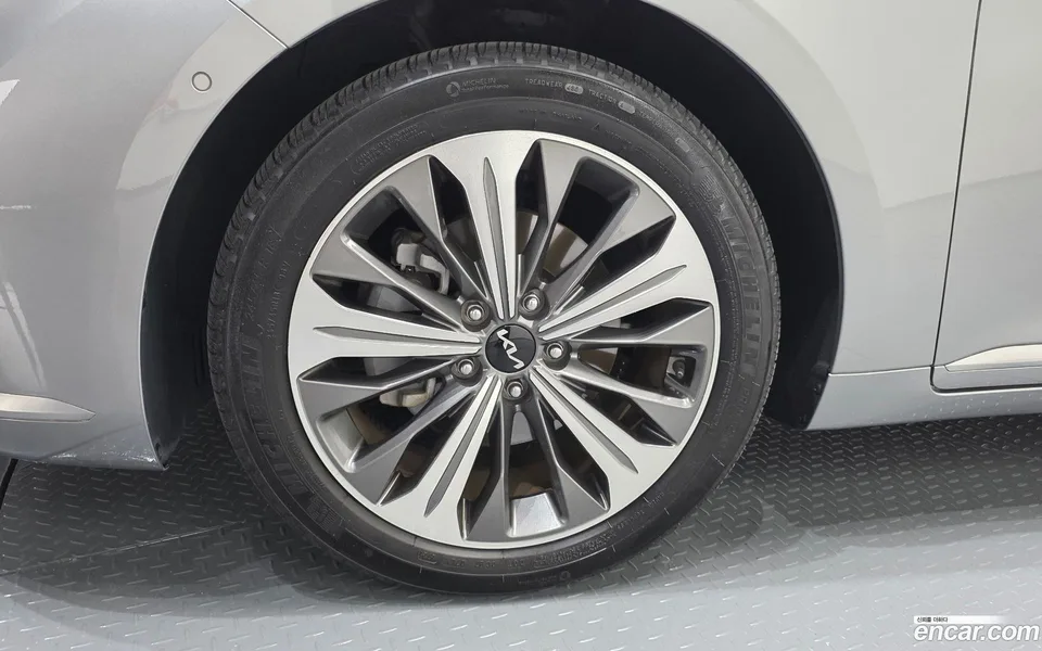 Kia K8 Hybrid 2022 — миниатюра 2