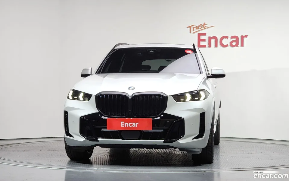BMW X5 xDrive 50e M 2025 — миниатюра 3