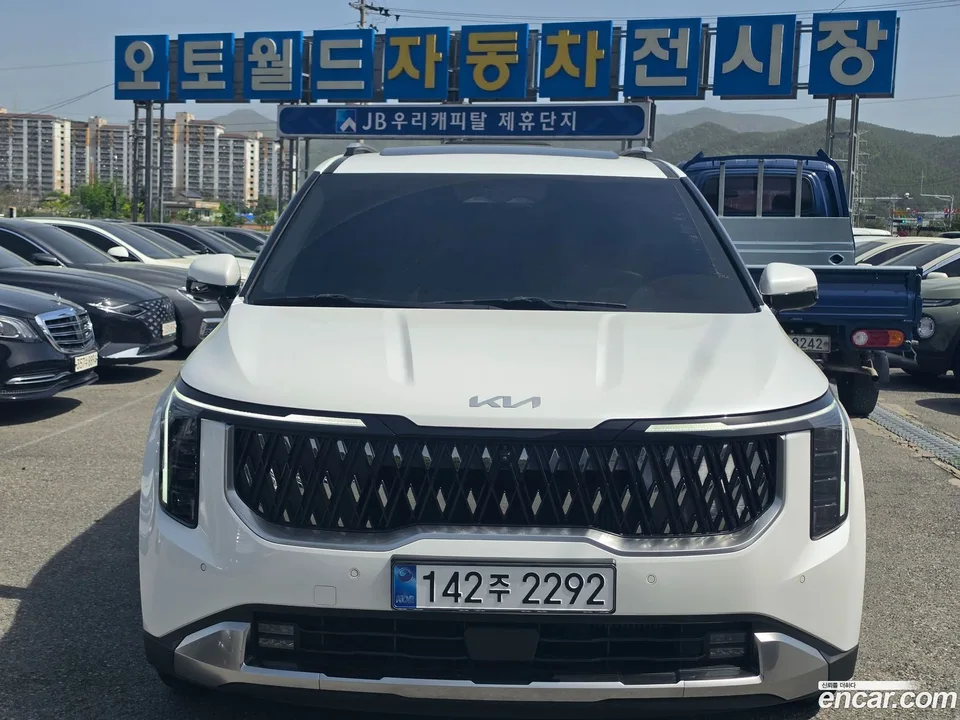 Kia Carnival 9 2023 — фото 1, купить с доставкой в Москву