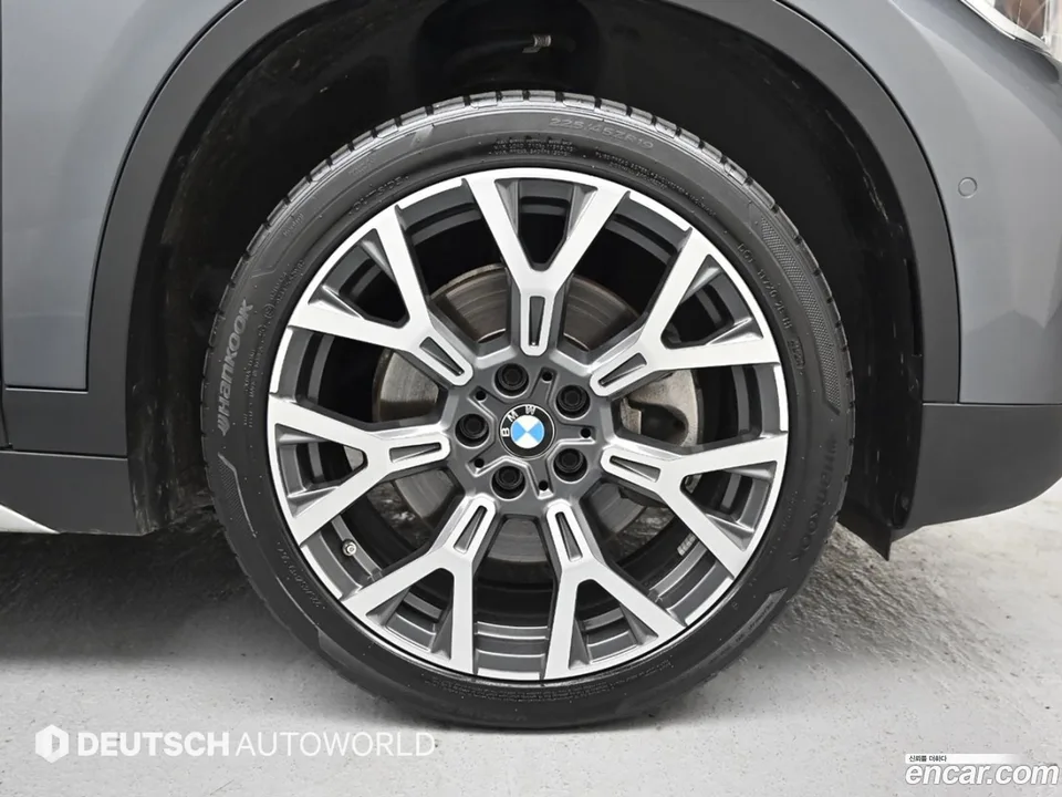 BMW X1 xDrive 20i xLine 2022 — миниатюра 2