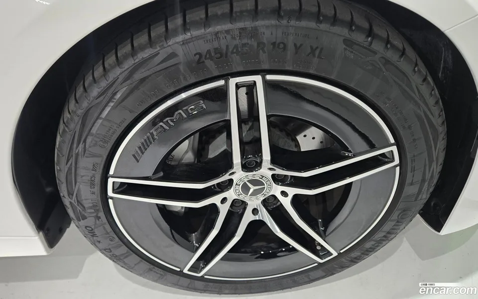 Mercedes-Benz E-Class E200 AMG Line 2025 — миниатюра 2