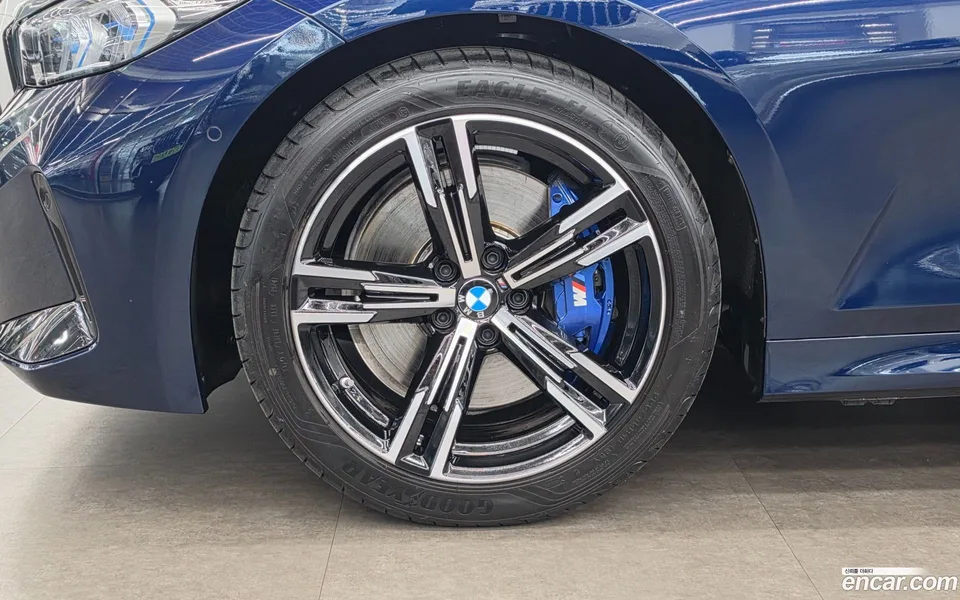 BMW 3 Series 320i M 2025 — миниатюра 2