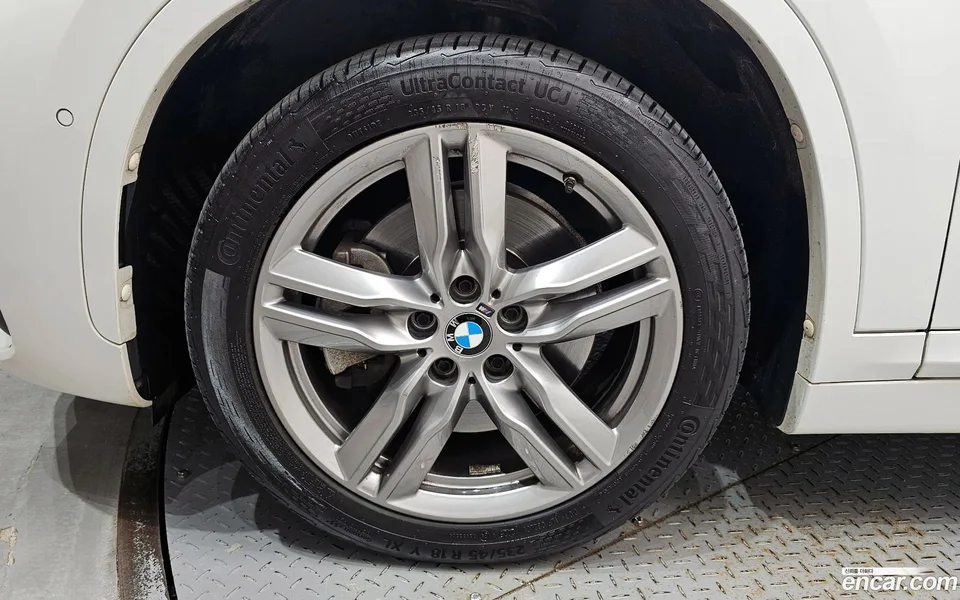 BMW X1 xDrive 20i M 2022 — миниатюра 2