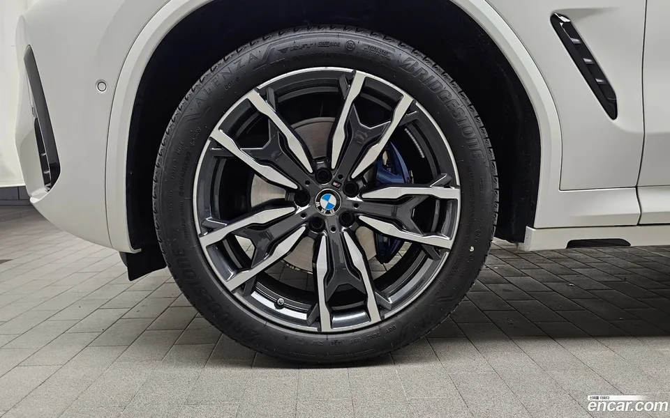 BMW X4 xDrive20d M 2025 — миниатюра 2
