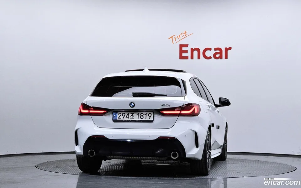 BMW 1 Series 120i M 2022 — миниатюра 4