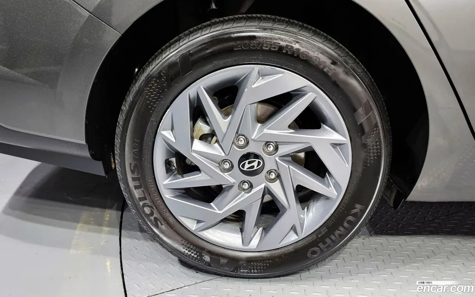 Hyundai Avante CN7 1.6 2023 — миниатюра 2