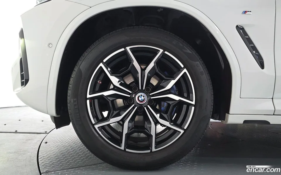 BMW X4 xDrive20i M 2024 — миниатюра 2