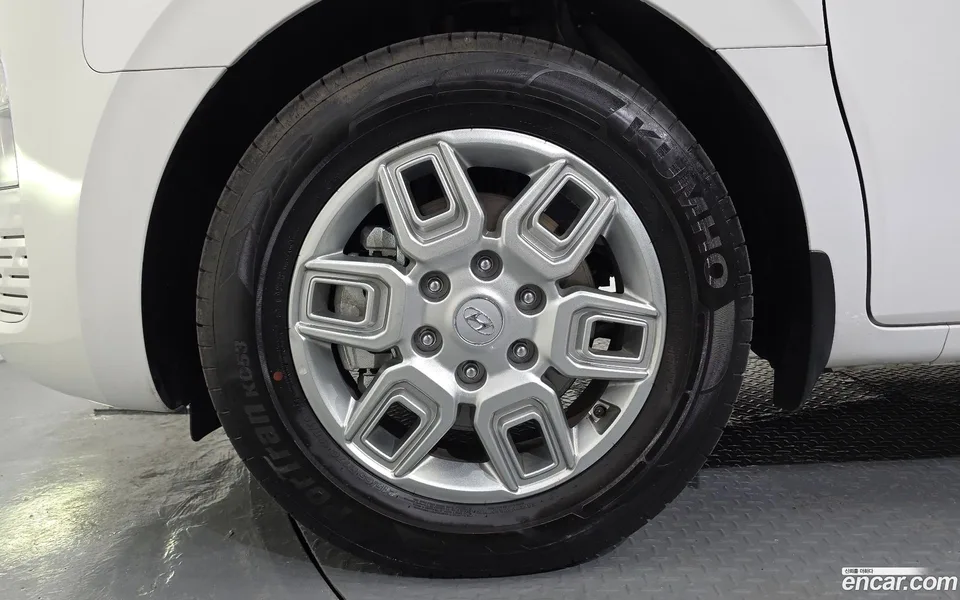 Hyundai Staria 5 2023 — миниатюра 5