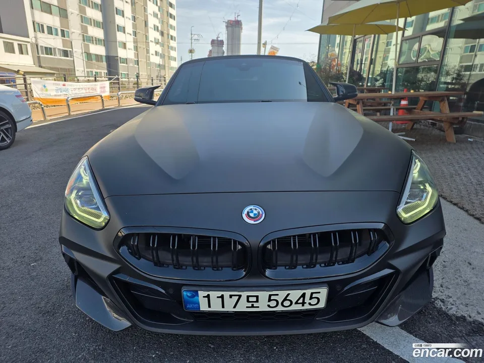BMW Z4 M40i 2022 — фото 1, купить с доставкой в Москву