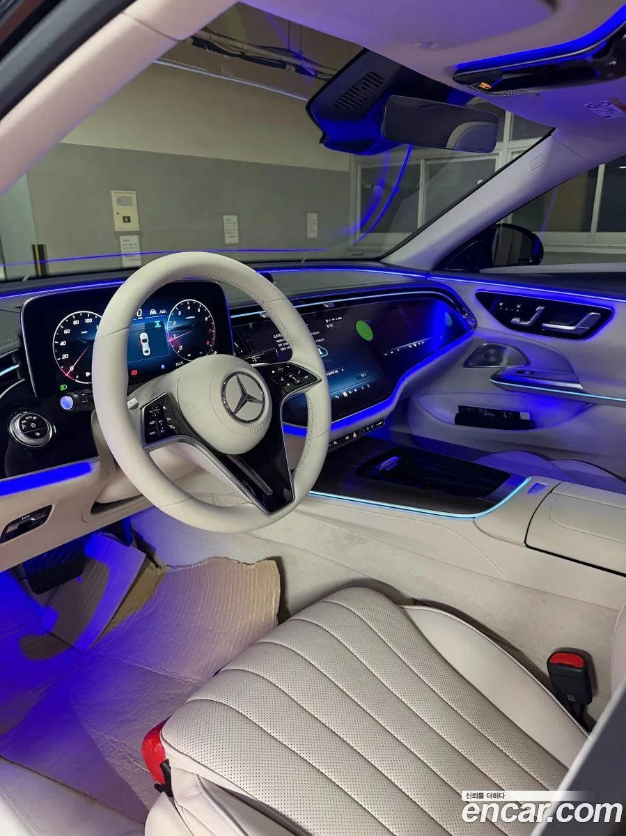 Mercedes-Benz E-Class E300 4MATIC 2025 — миниатюра 4