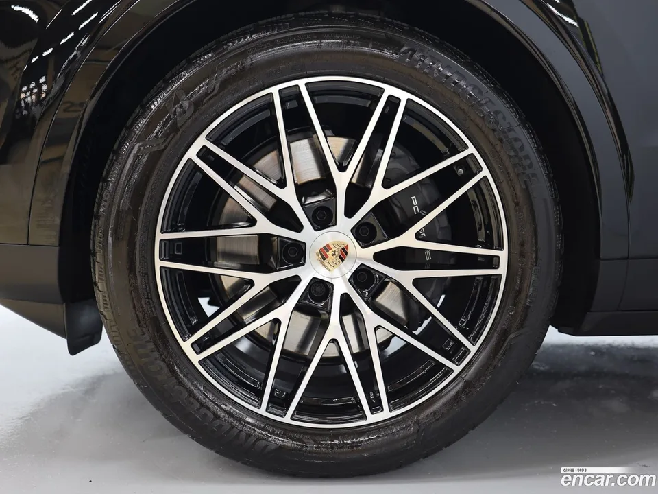 Porsche Cayenne 3.0 E- 2025 — миниатюра 2