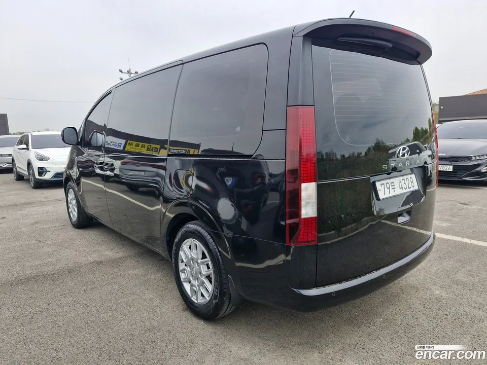 Hyundai Staria 11 2022 — миниатюра 2
