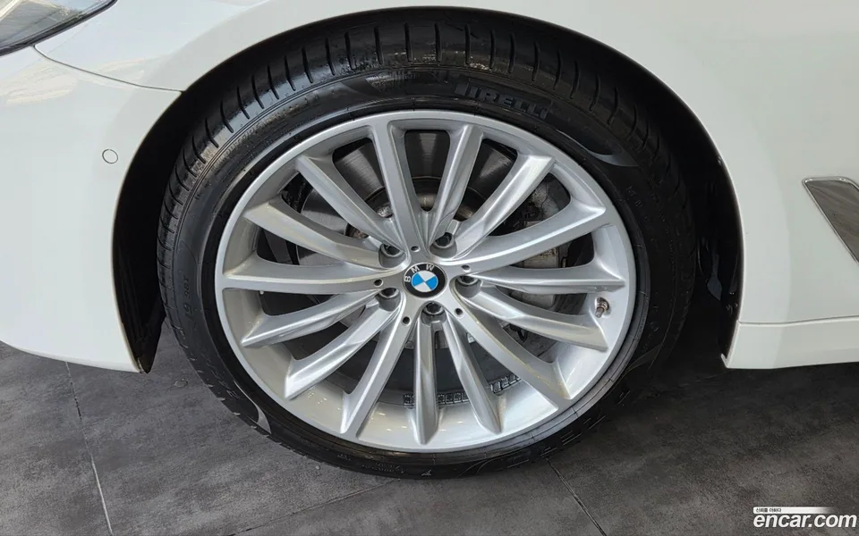 BMW 5 Series 530i 2023 — миниатюра 2
