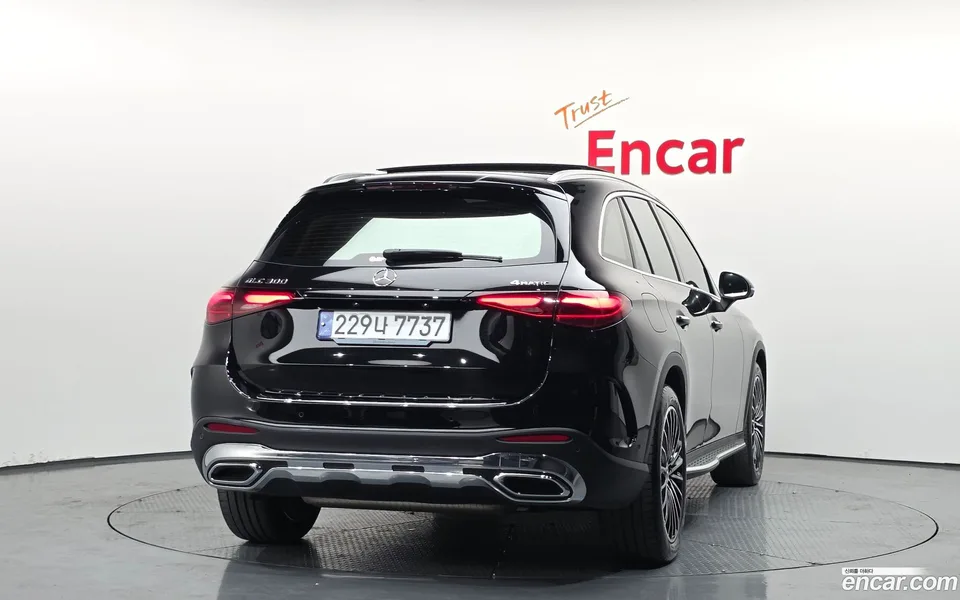 Mercedes-Benz GLC-Class GLC300 4MATIC AMG Line 2023 — миниатюра 4