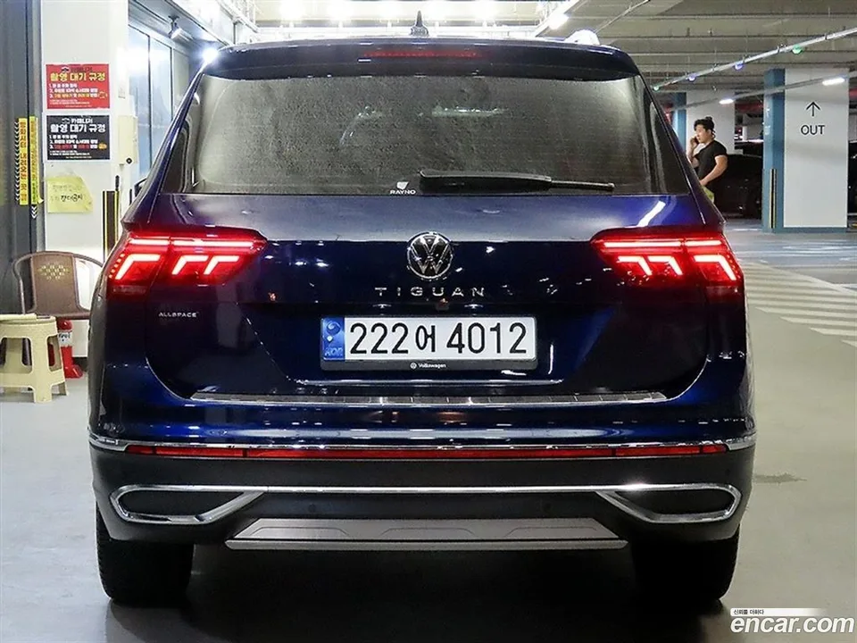 Volkswagen Tiguan Allspace 2.0 TSI 2023 — миниатюра 2