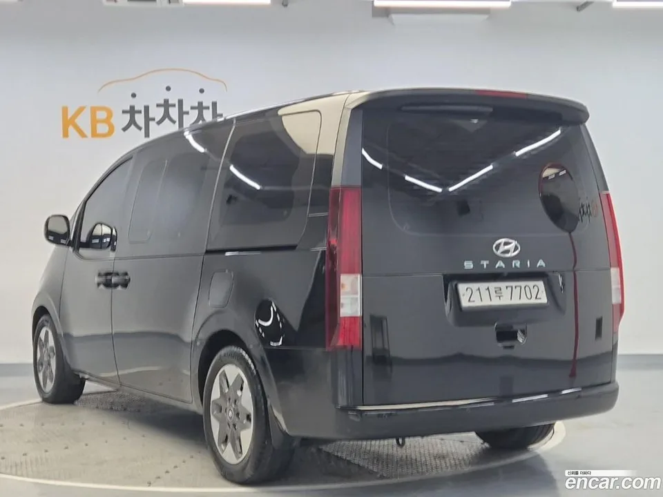 Hyundai Staria 9 2022 — миниатюра 2
