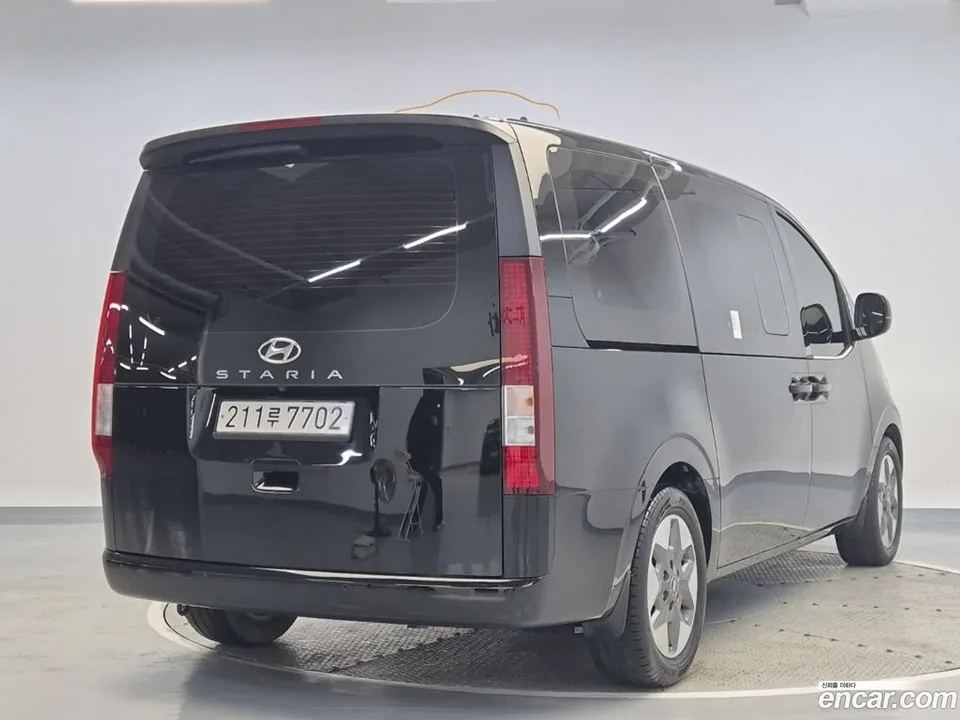 Hyundai Staria 9 2022 — миниатюра 3