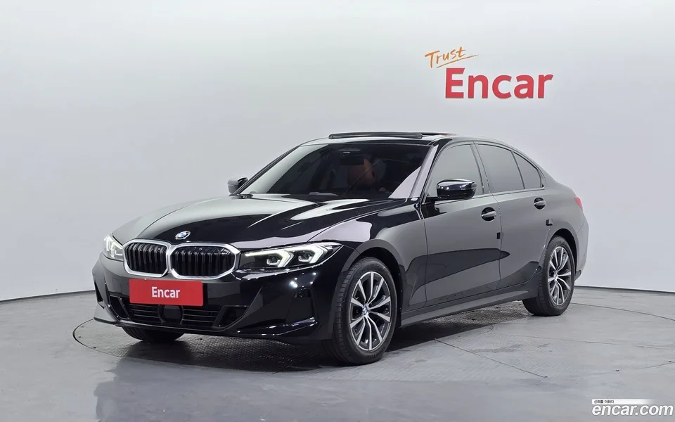 BMW 3 Series 320i 2023 — фото 1, купить с доставкой в Москву