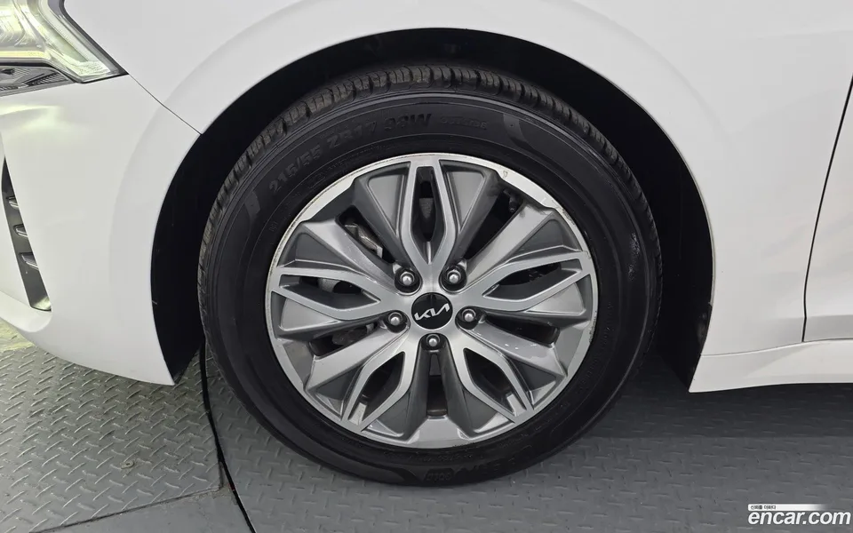 Kia K5 Hybrid 2023 — миниатюра 5