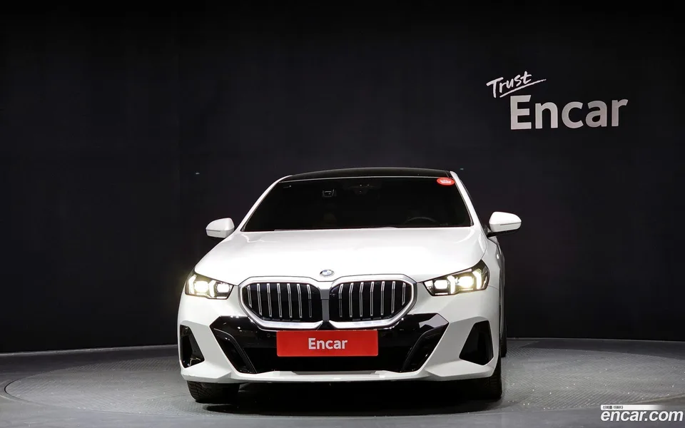 BMW 5 Series 530i xDrive M 2024 — миниатюра 3