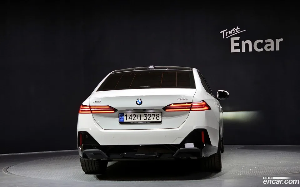 BMW 5 Series 530i xDrive M 2024 — миниатюра 4